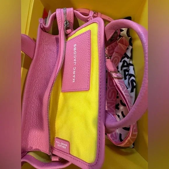 Marc Jacobs The Tote Bag — Petal Pink Small - Picture 3 of 4